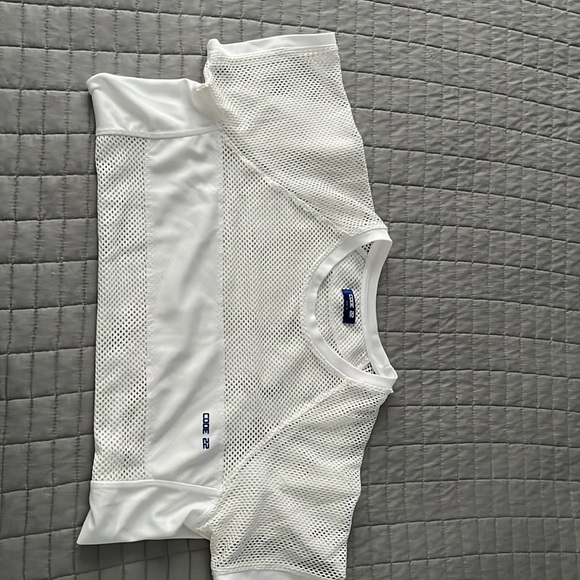 Mesh white tee-shit size XL ( slim) fits like a large - Picture 4 of 4